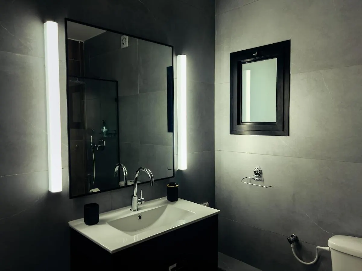 2-Bd Apartment At The Heart Of The Carmel Haifa Israel
