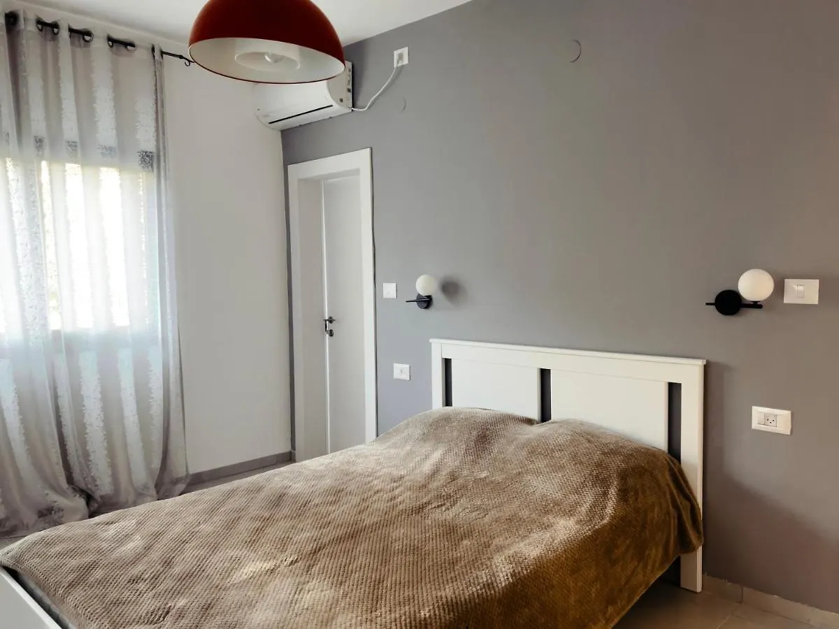 2-Bd Apartment At The Heart Of The Carmel Haifa Israel